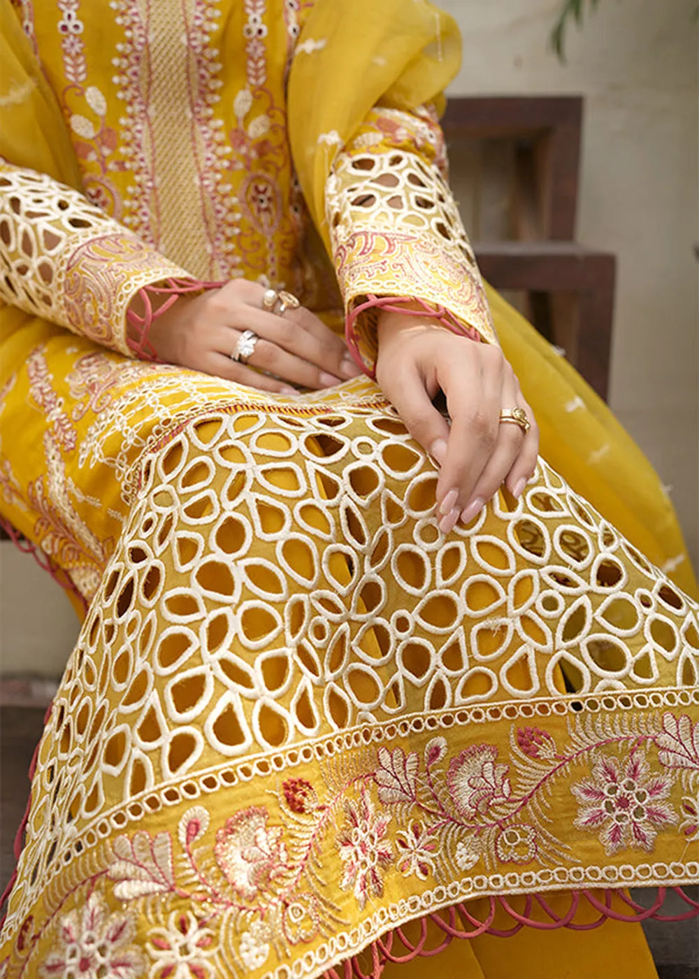Yellow Lawn Dress - Bahaar Luxury Lawn '23 by Mariyam's - Giaa B-1017