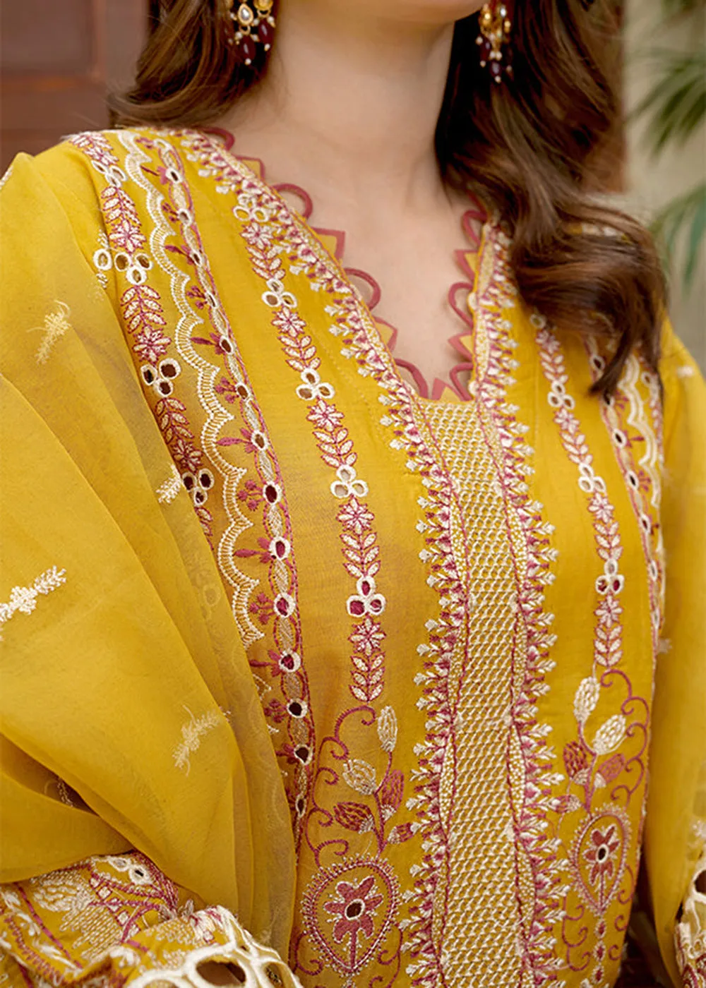 Yellow Lawn Dress - Bahaar Luxury Lawn '23 by Mariyam's - Giaa B-1017